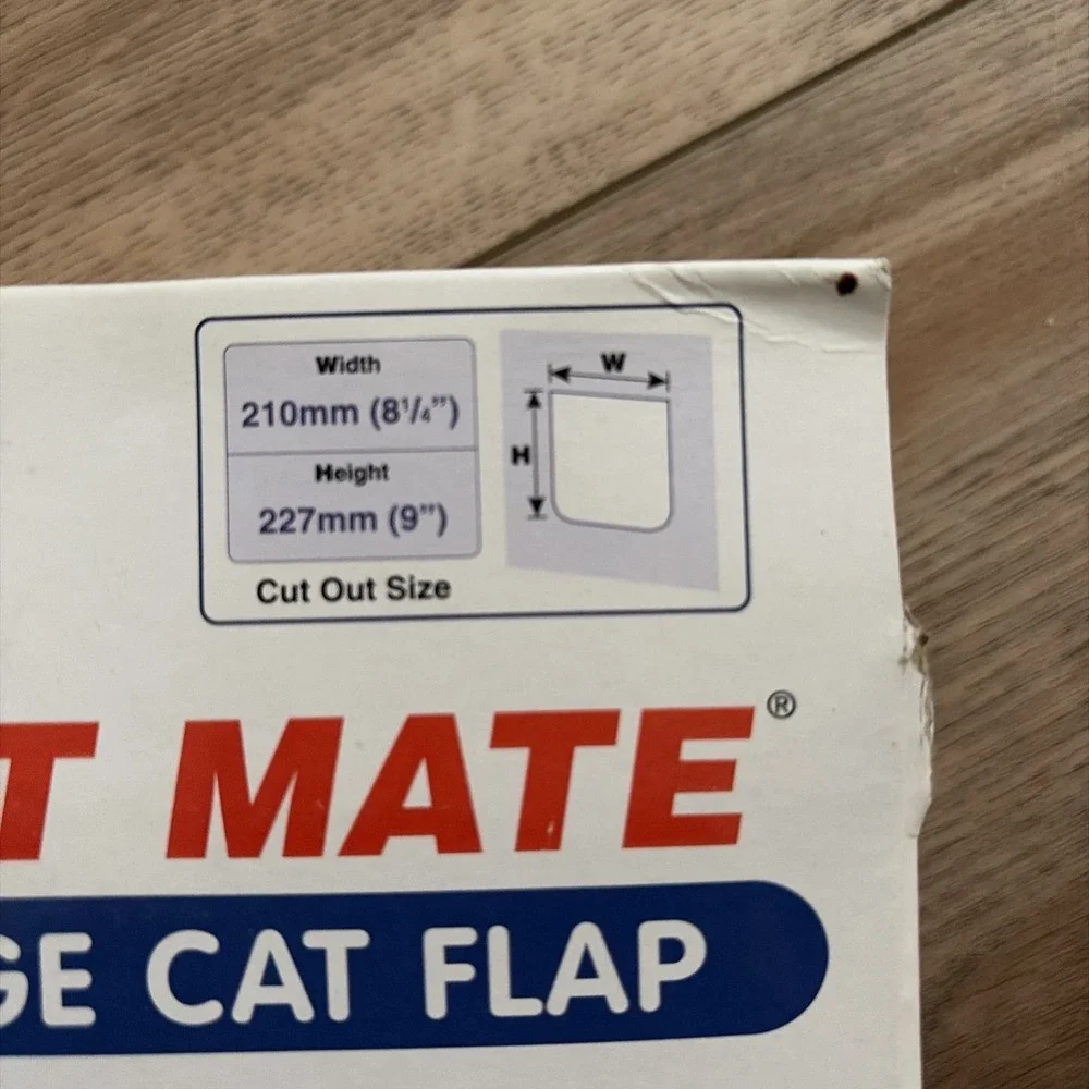 Cat Mate Large Med Small 4 Way Locking Cat Dog Flap Pet Mate - 221 235 White